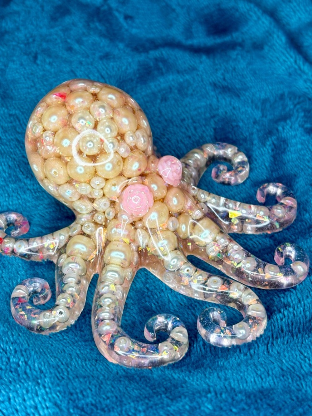Octopus Figurine with Pearl Details/ HANDMADE - Pink and Cream - Picture 3 of 5